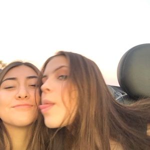 Meet your Posher, Caitlin